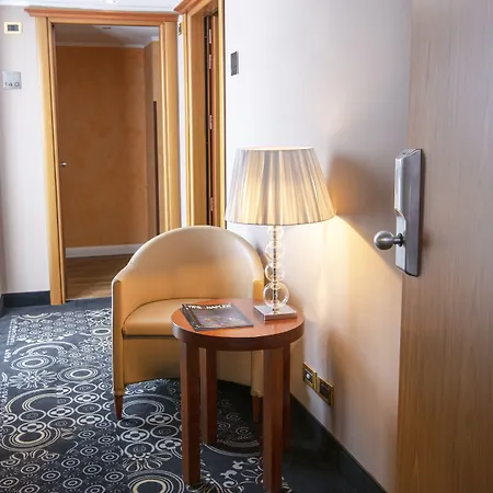 Otel Dei Cavalieri - La Reggia Caserta